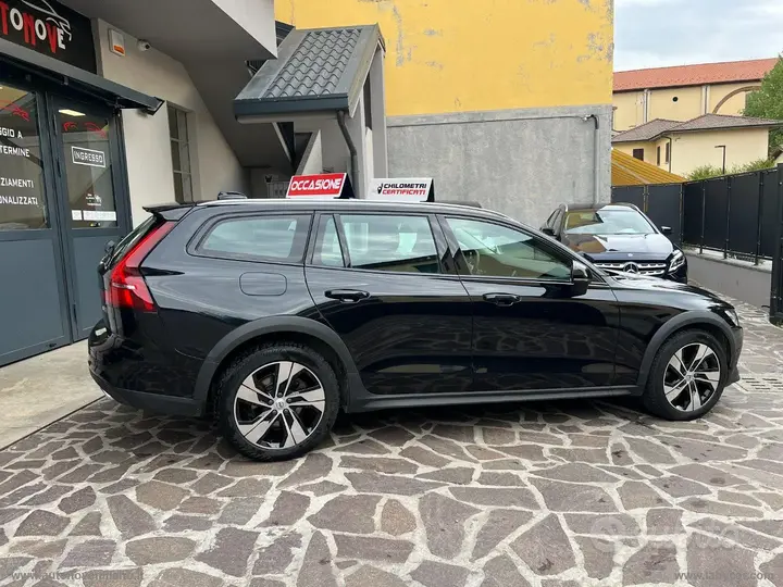 Volvo V60 Cross Country 2022 photo 4
