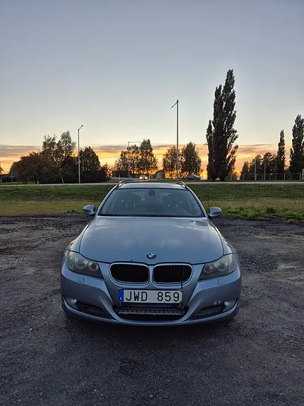 BMW 320D 2009 photo 3