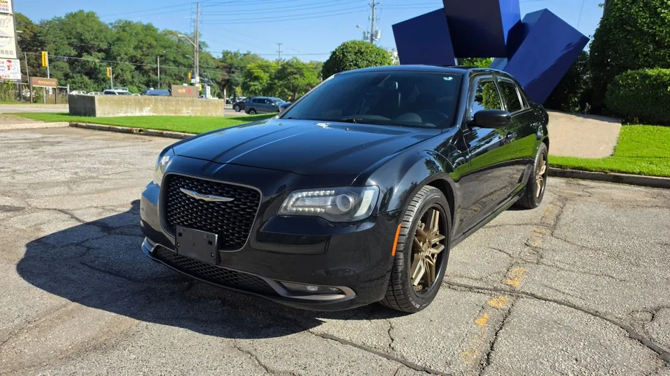 Chrysler 300 2017 photo 2