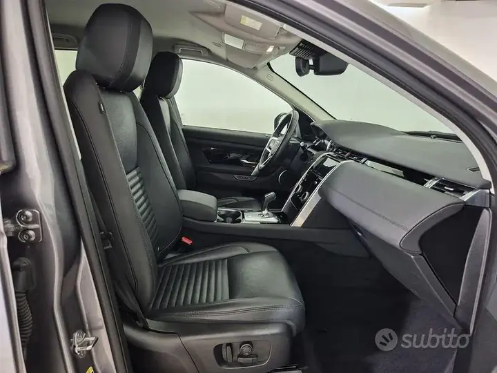 Land Rover Discovery Sport 2022 photo 3