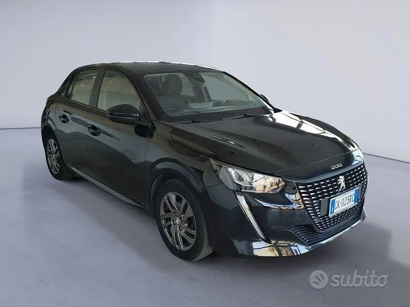 Peugeot 208 2022 photo 3