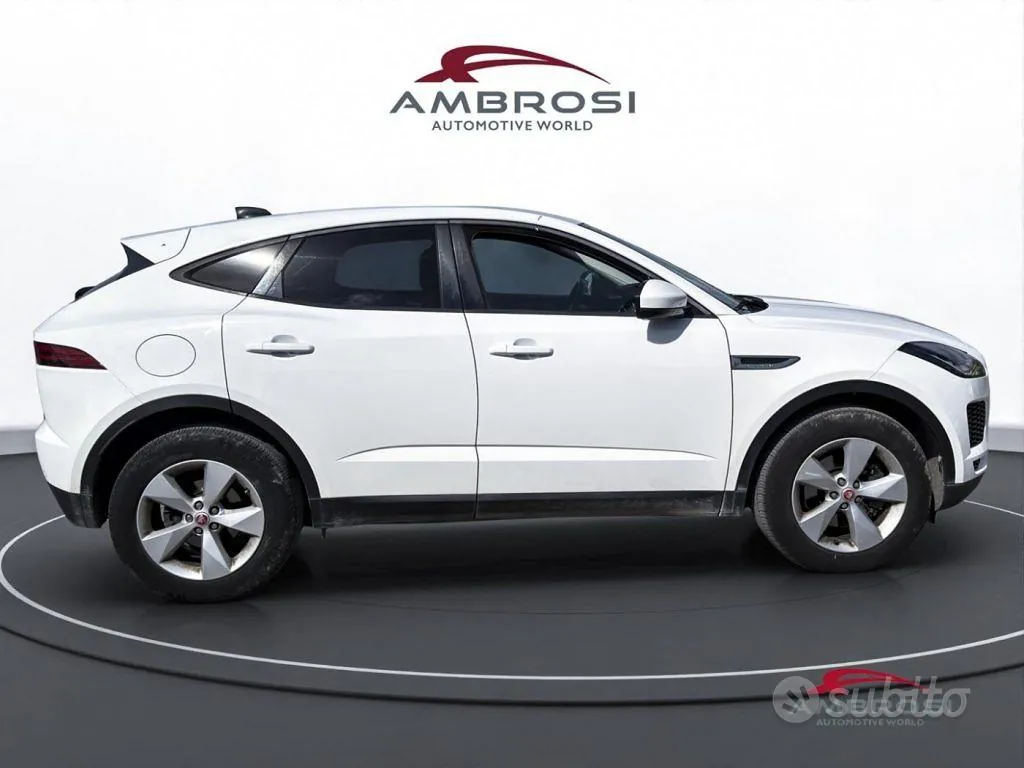 Jaguar E-Pace 2019 photo 3