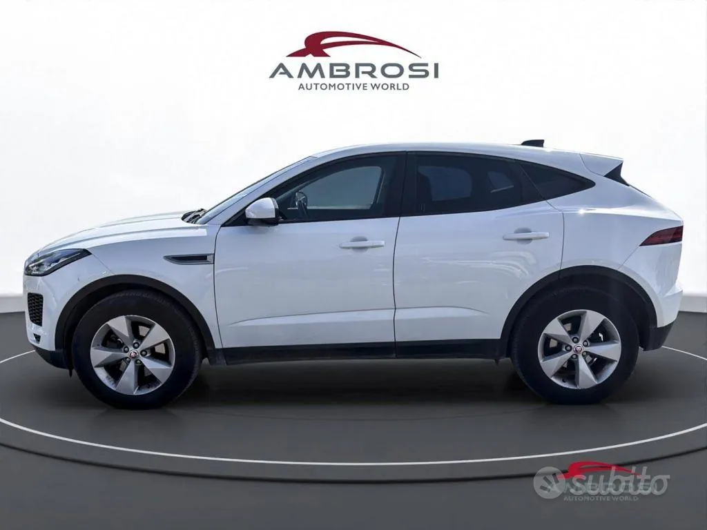 Jaguar E-Pace 2019 photo 4