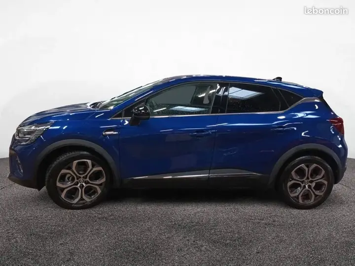 Renault Captur 2022 photo 2
