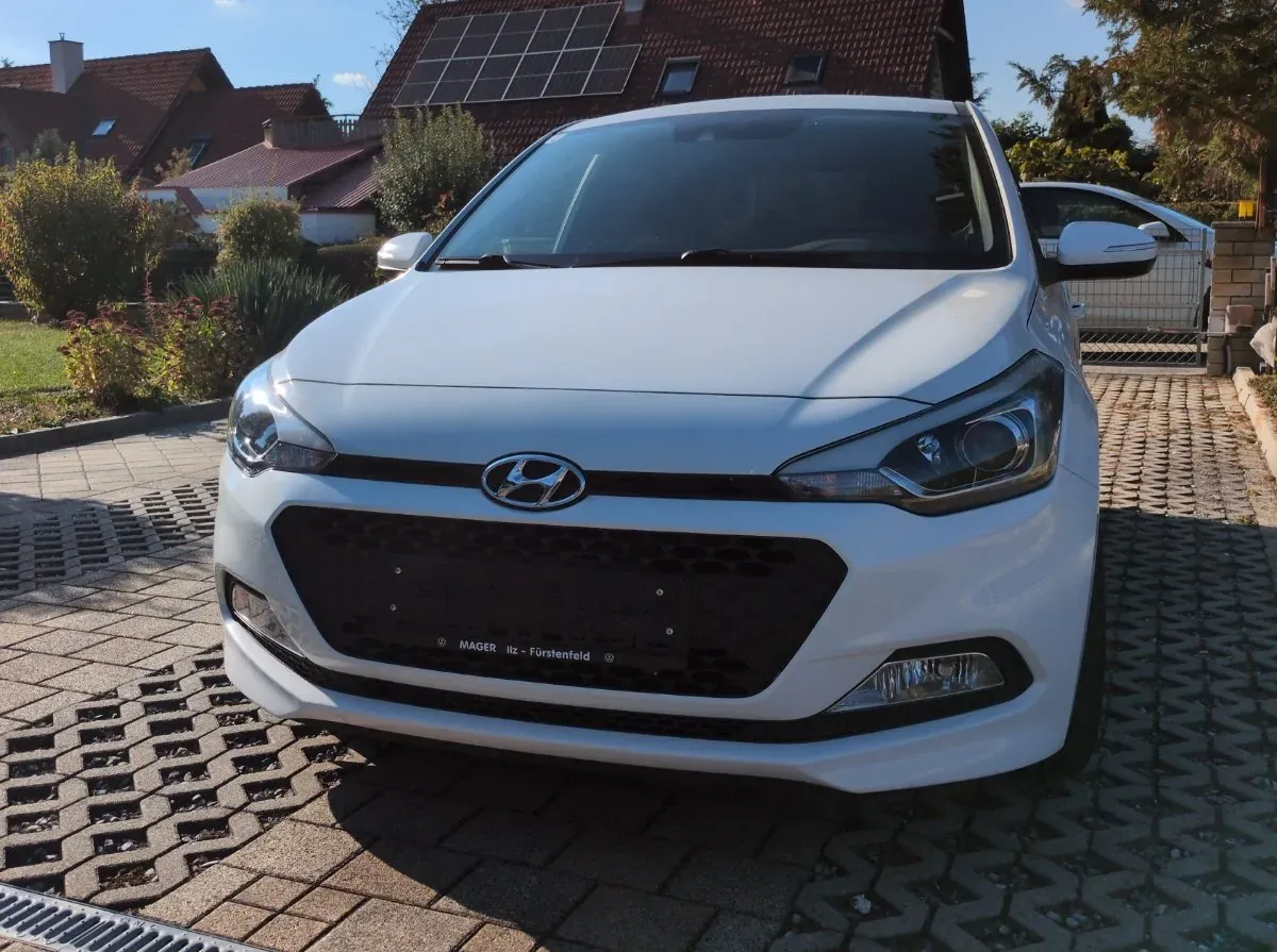 Hyundai I20 2017 photo 2