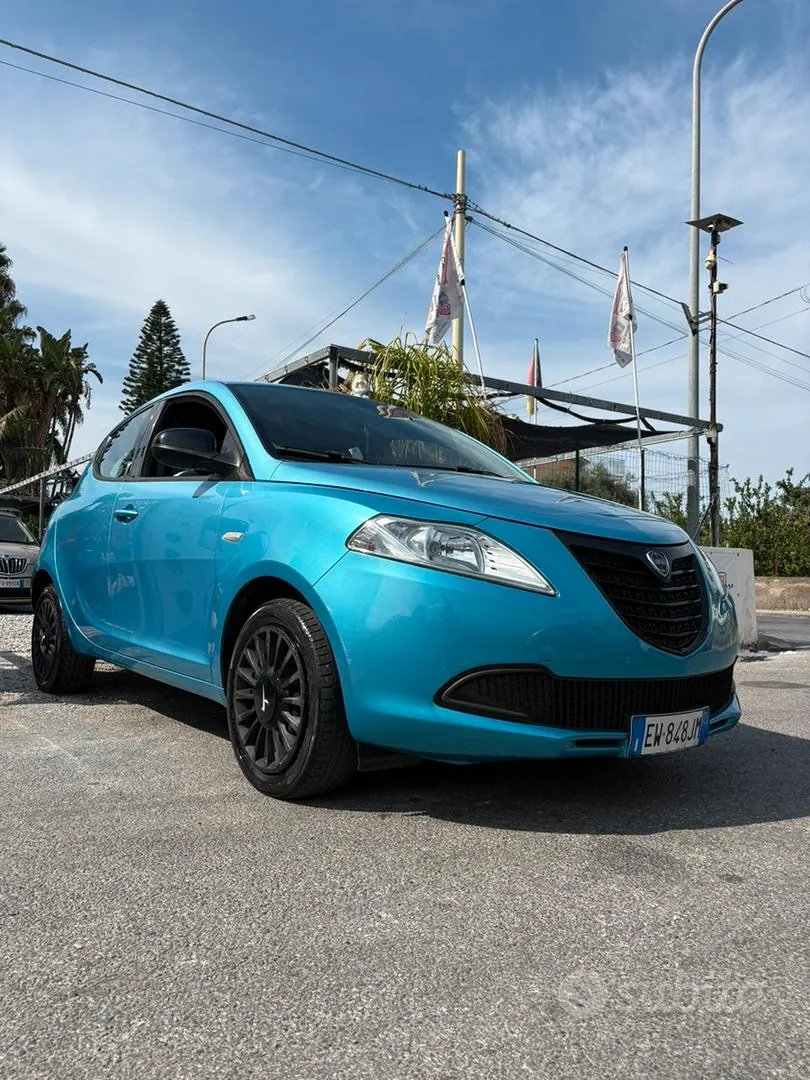Lancia Ypsilon