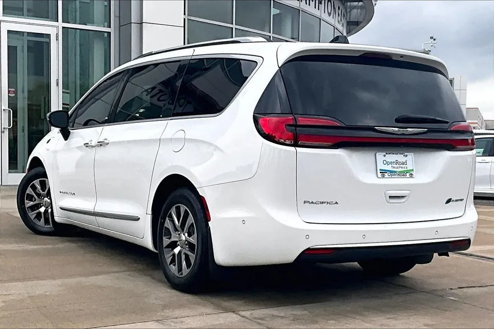 Chrysler Pacifica 2023 photo 4