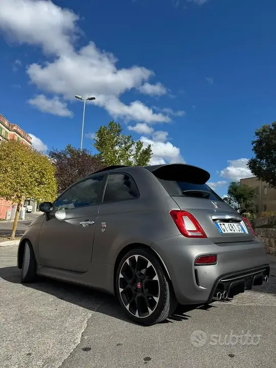 Fiat 500 Abarth 2019 photo 2