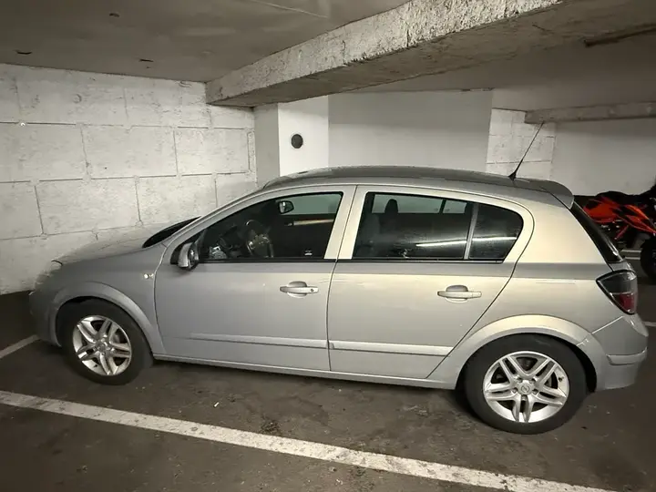 Opel Astra H 2007 photo 2