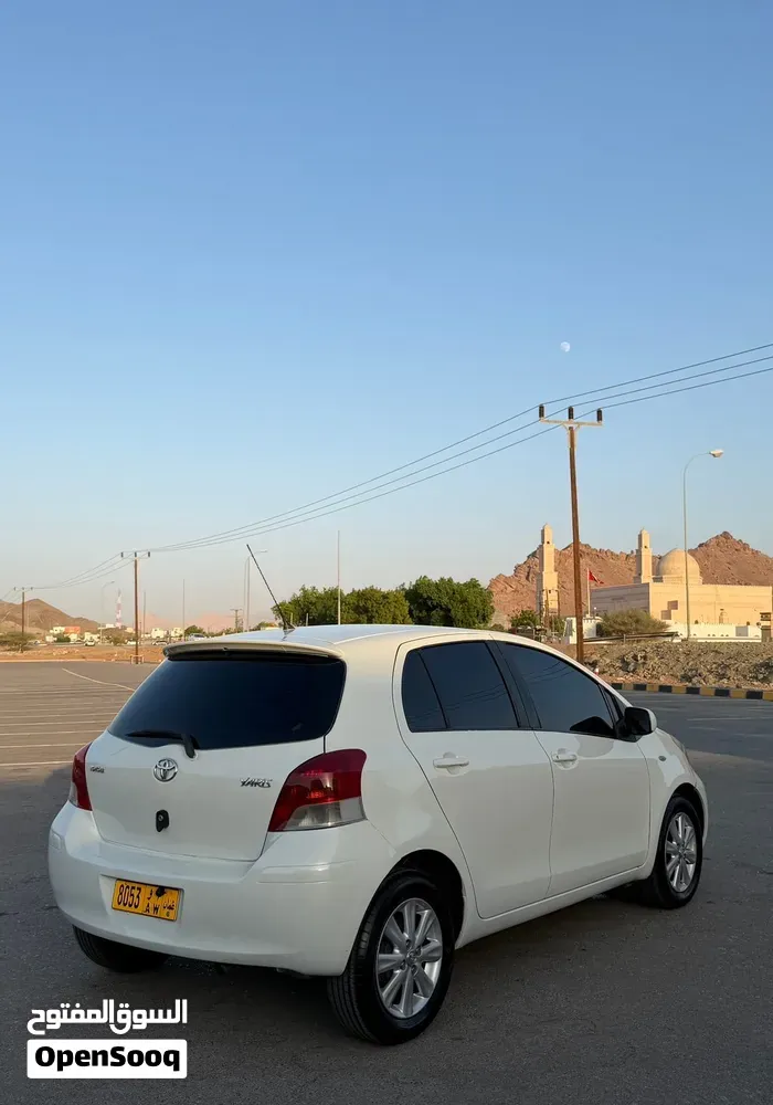 Toyota Yaris 2010 photo 3
