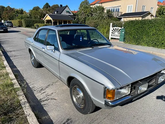 Ford Granada 1977 photo 2