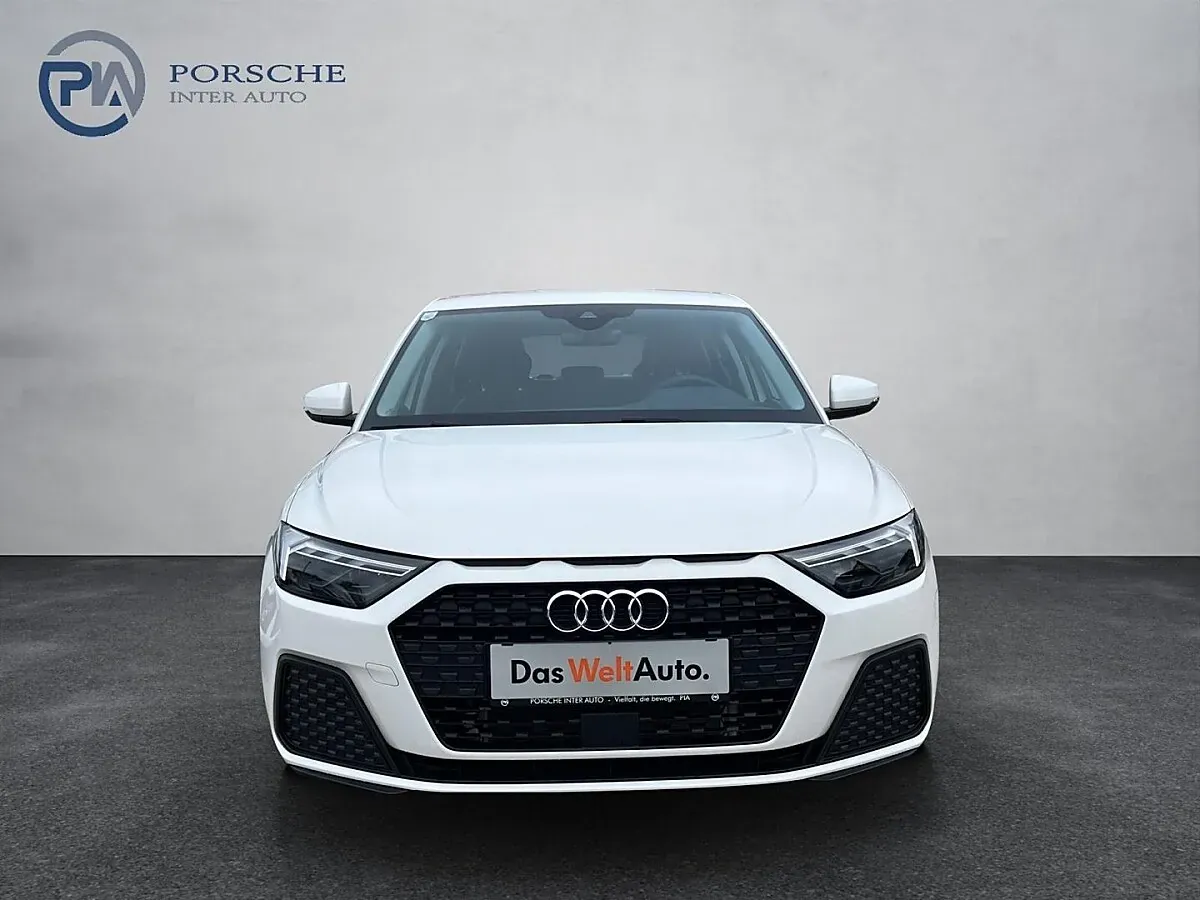 Audi A1 2025 photo 2