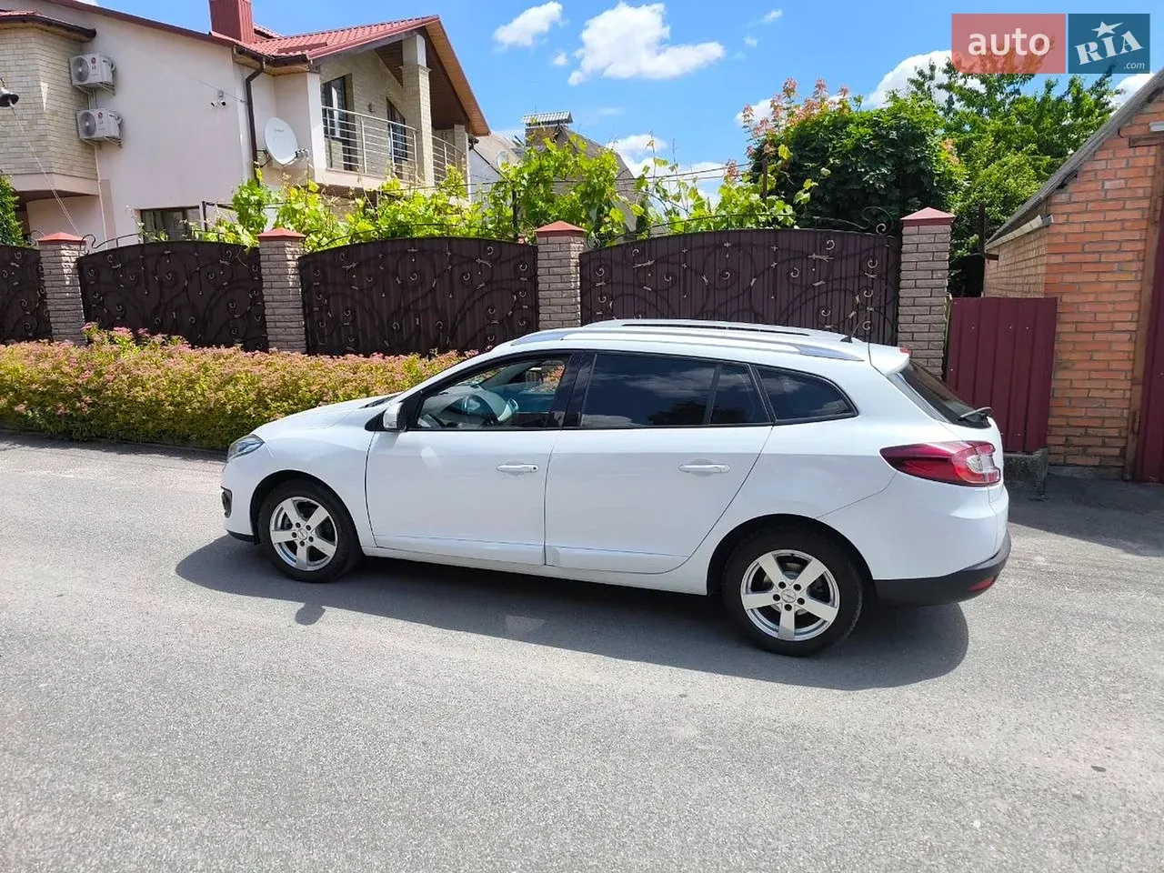 Renault Megane 2014 photo 2