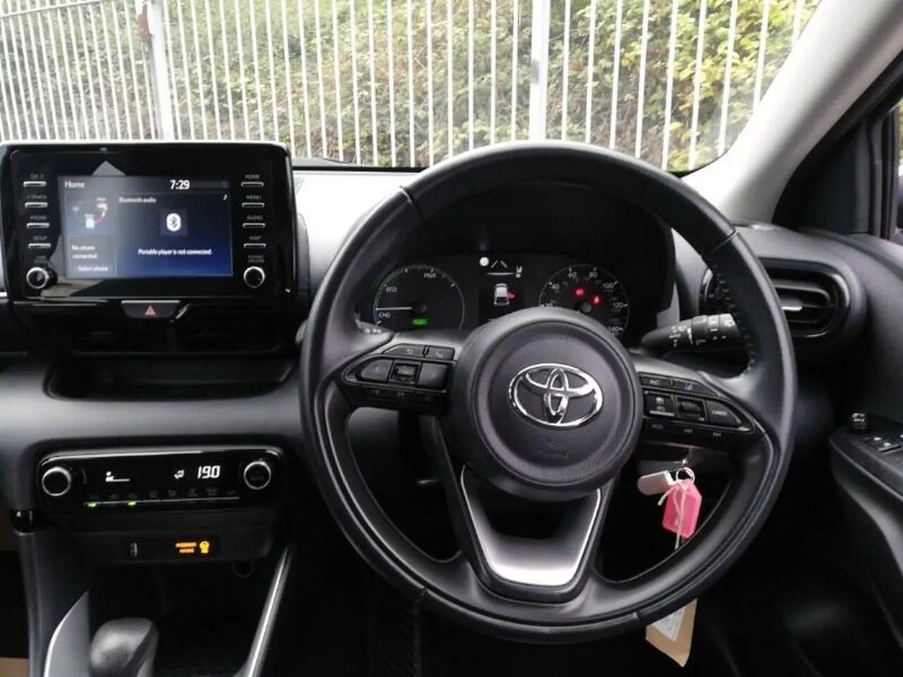 Toyota Yaris 2023 photo 3