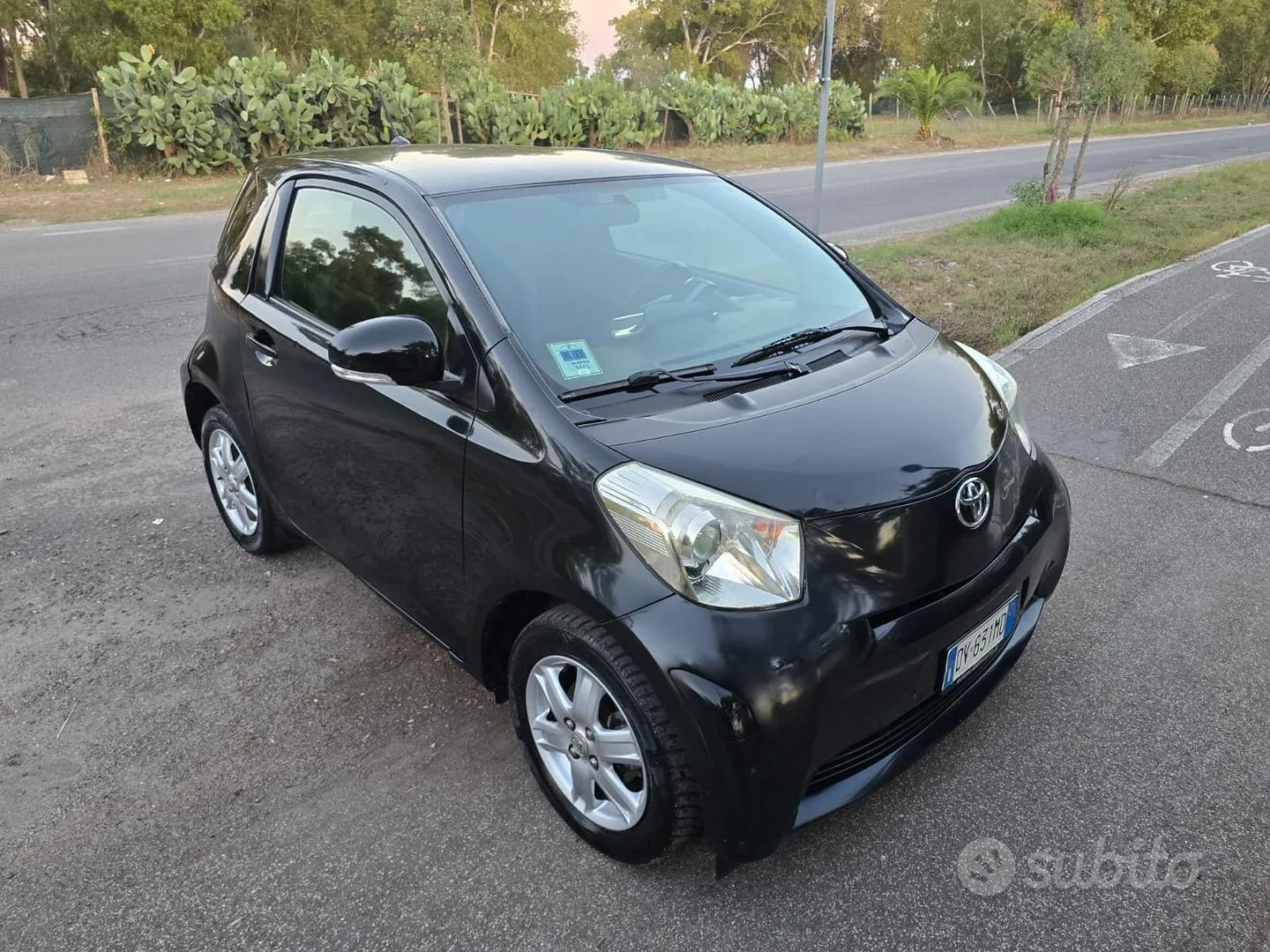 Toyota Iq 2009 photo 2