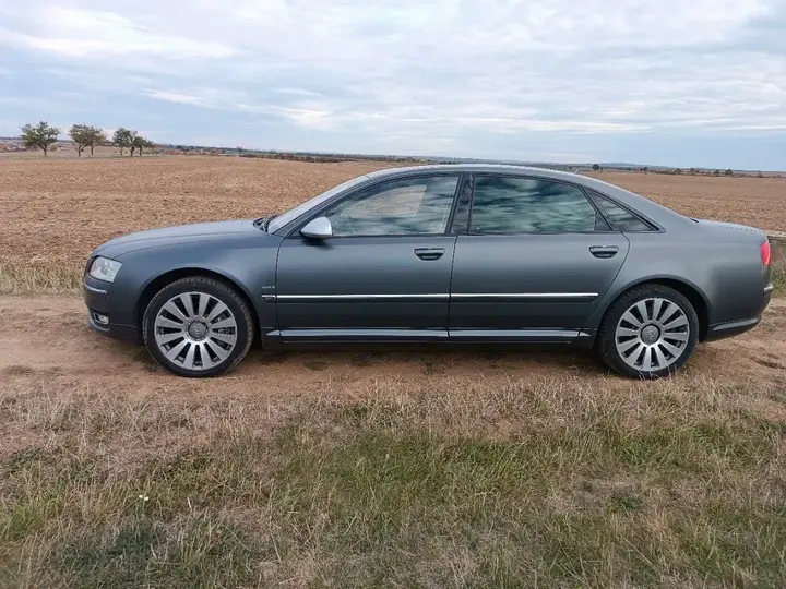 Audi A8 2006 photo 2