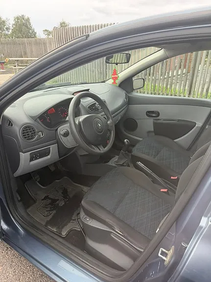 Renault Clio 2007 photo 4