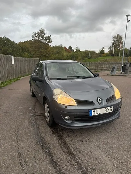 Renault Clio 2007 photo 2