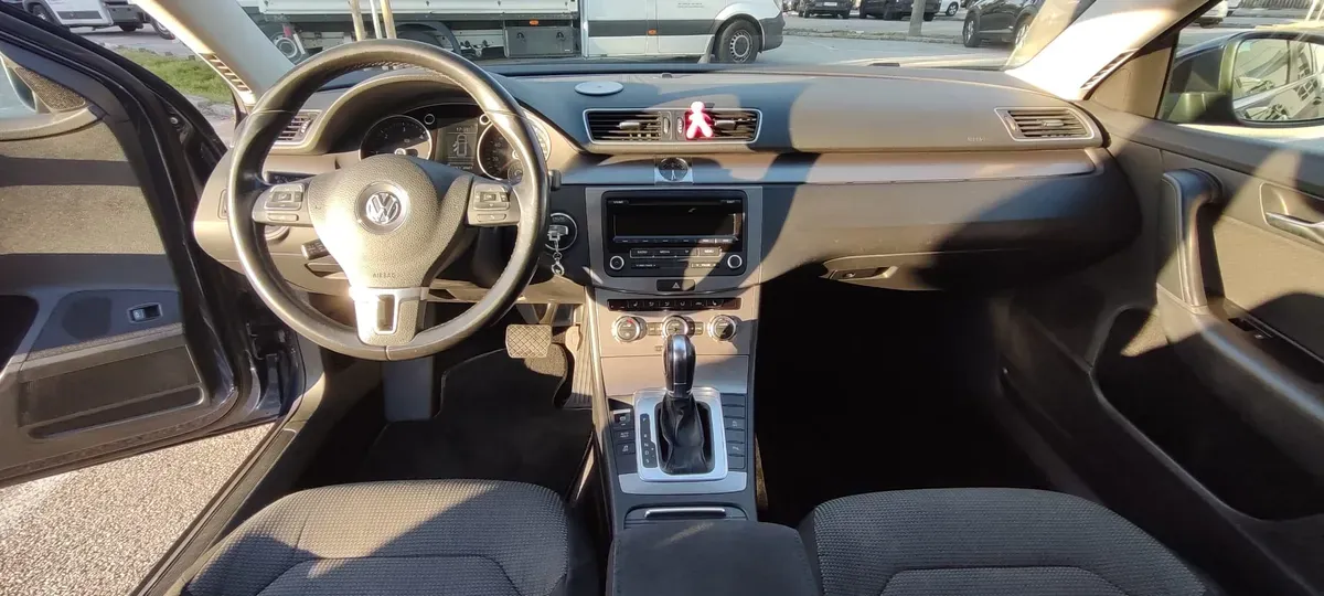 Volkswagen Passat 2013 photo 3