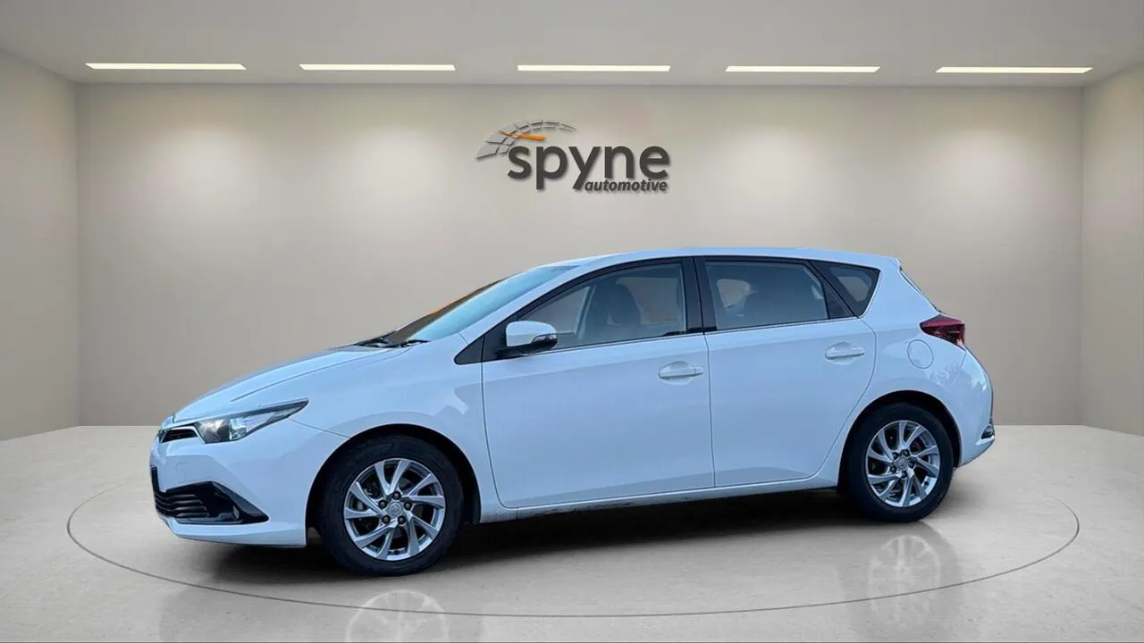 Toyota Auris 2015 photo 5