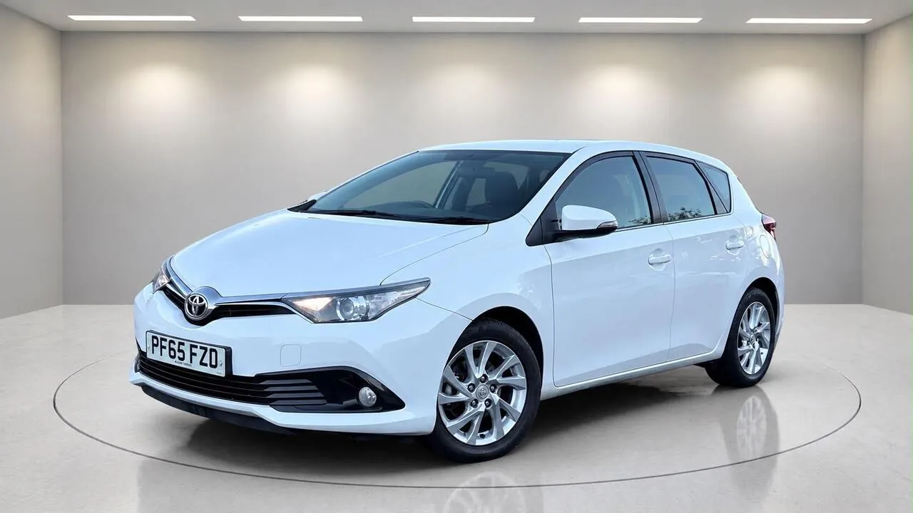 Toyota Auris 2015 photo 2