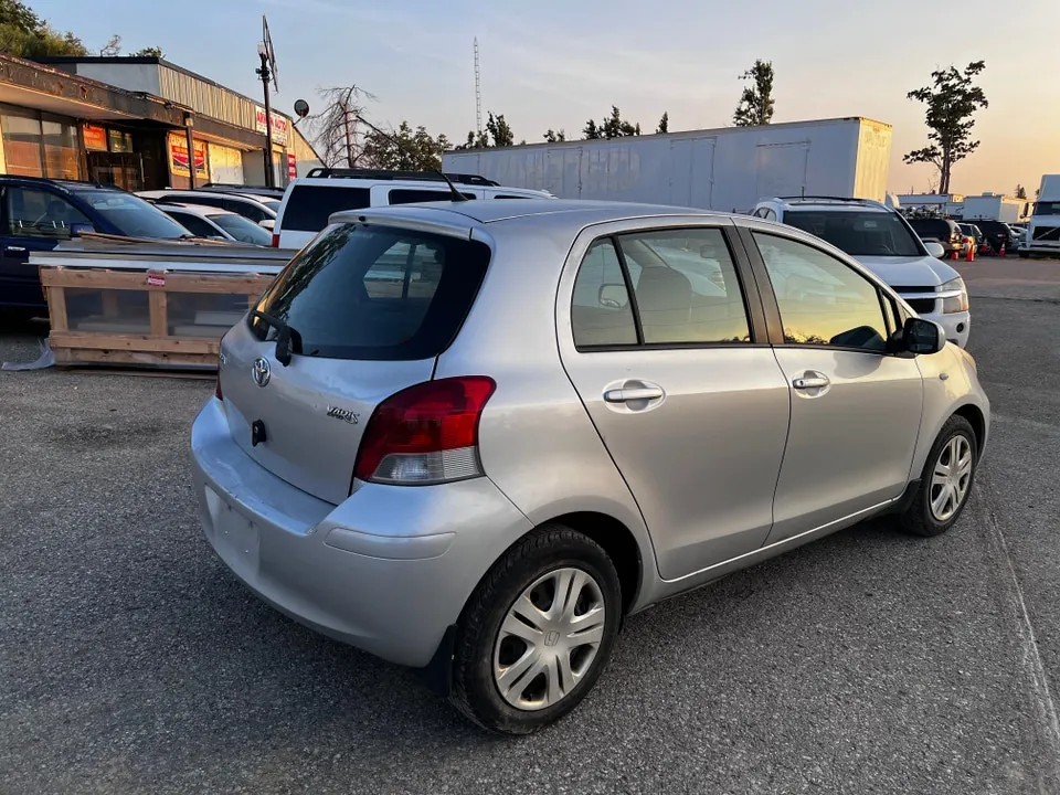 Toyota Yaris 2010 photo 5