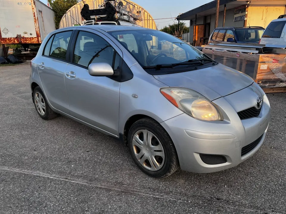 Toyota Yaris 2010 photo 3