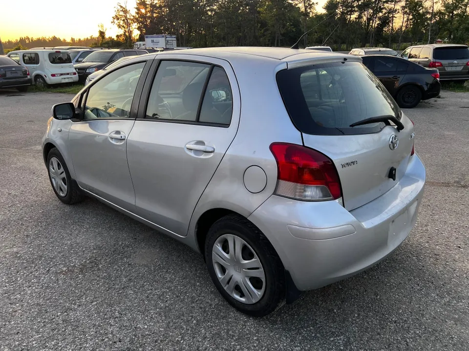 Toyota Yaris 2010 photo 4