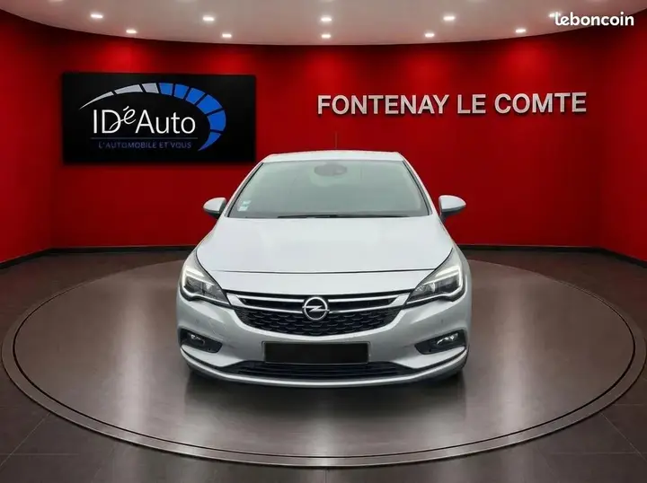 Opel Astra 2018 photo 2