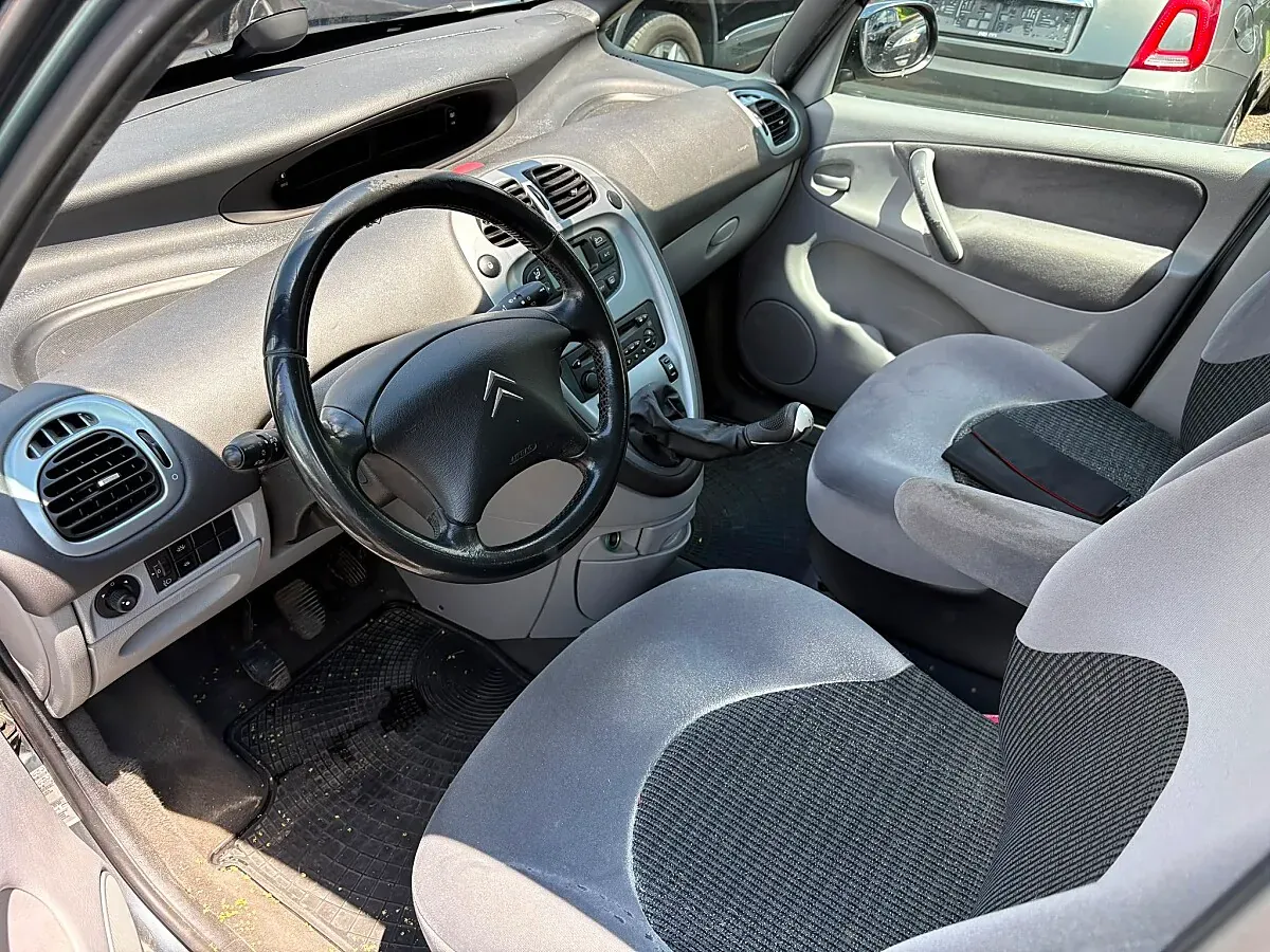 Citroen Xsara Picasso 2010 photo 3