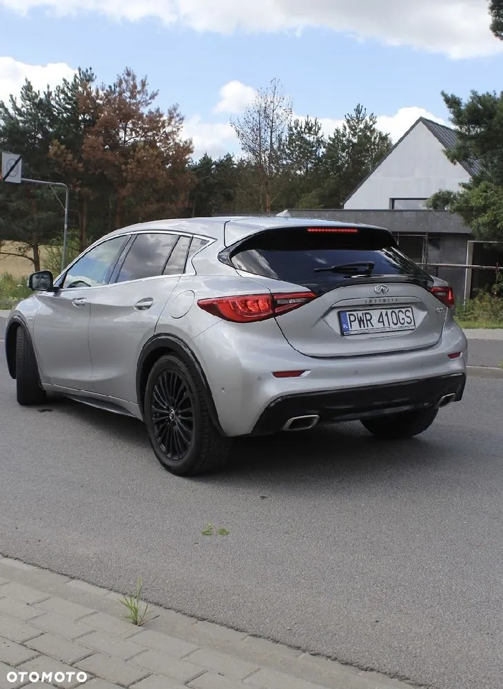 Infiniti Q30 2016 photo 2