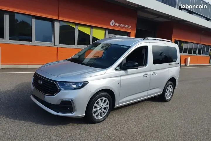 Ford Tourneo Connect 2023 photo 2