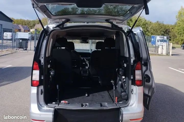 Ford Tourneo Connect 2023 photo 4
