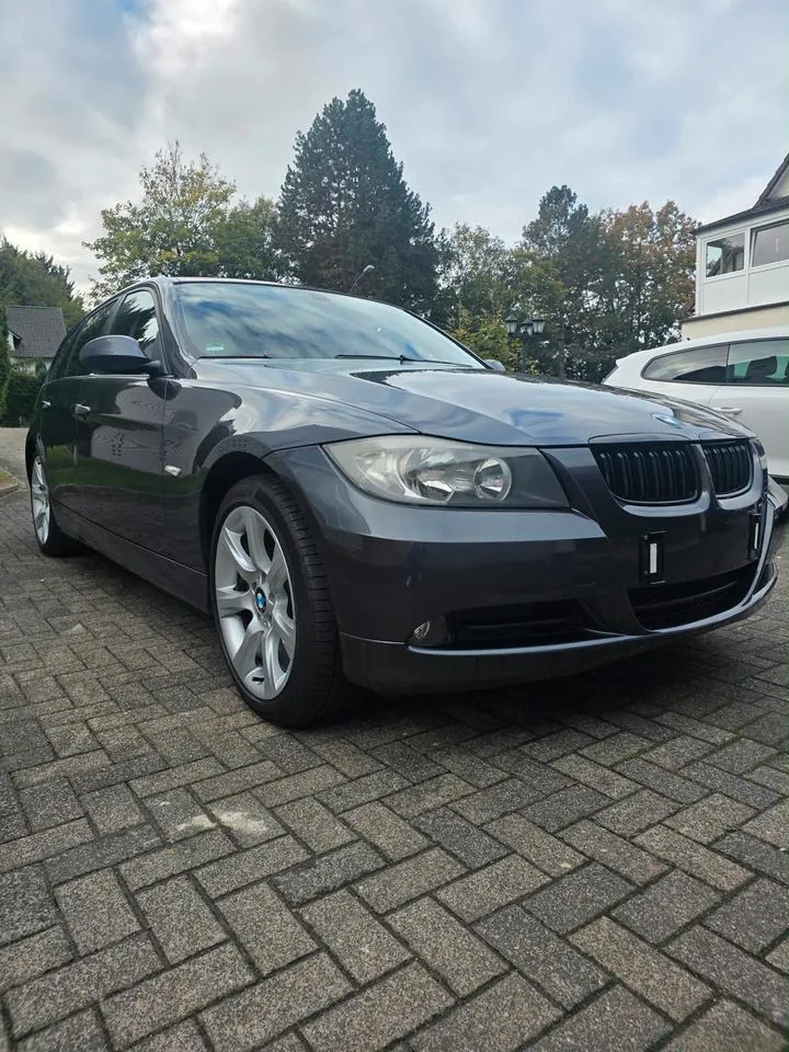 BMW 320I