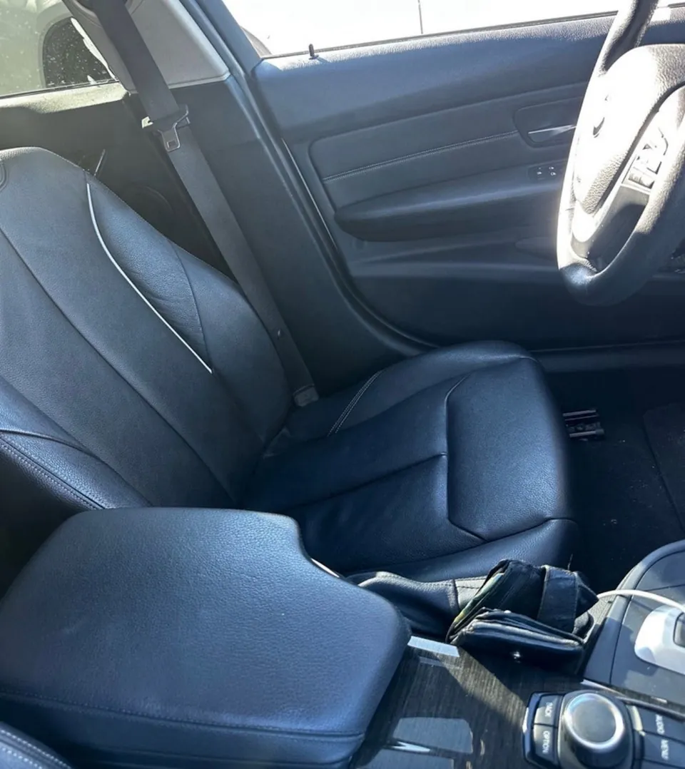 BMW 320I 2013 photo 4