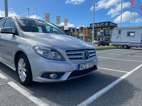 Mercedes-Benz B180 2013 photo 2