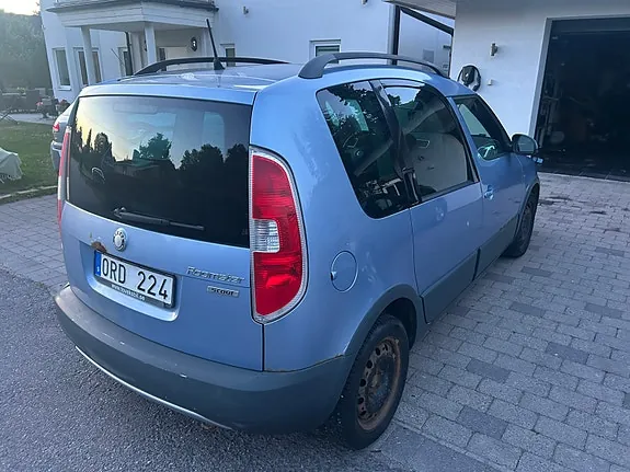 Skoda Roomster 2008 photo 2