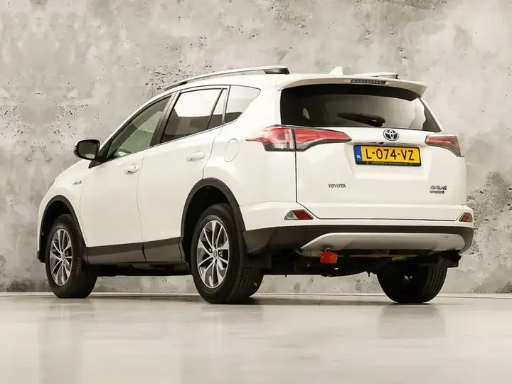 Toyota Rav4 2017 photo 3