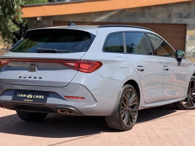 Cupra Leon Sportstourer 2021 photo 4