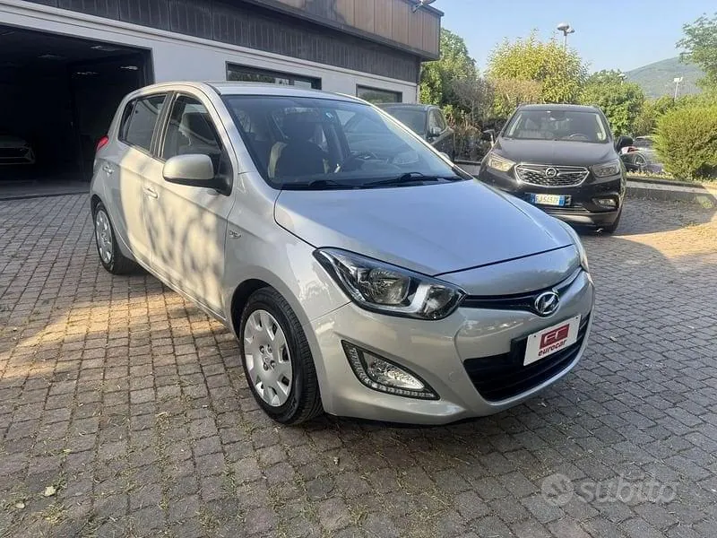 Hyundai I20 2013 photo 3