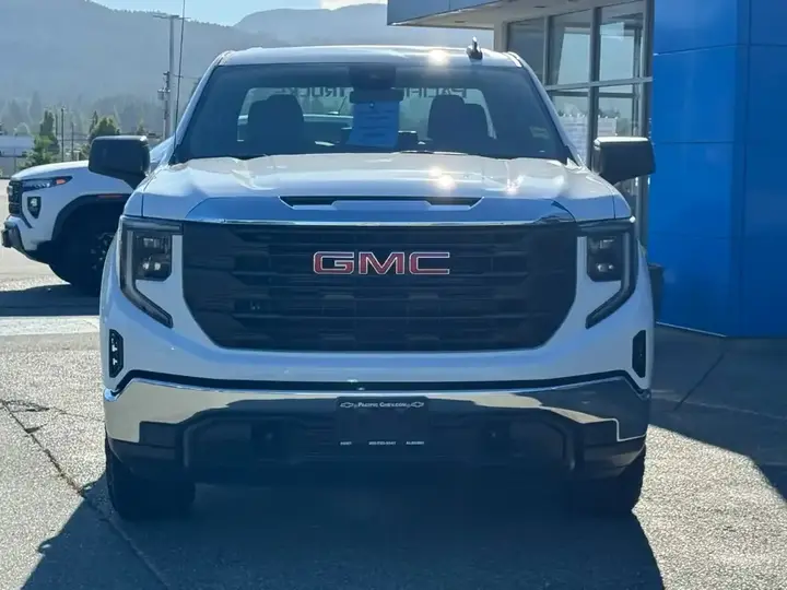 GMC Sierra 1500 2026 photo 2