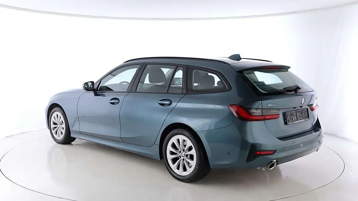 BMW 3 Series 2021 photo 3