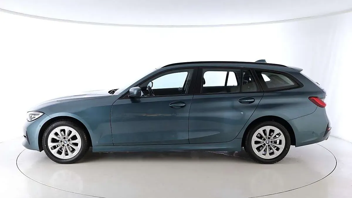 BMW 3 Series 2021 photo 2