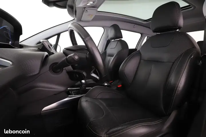 Peugeot 2008 2015 photo 5