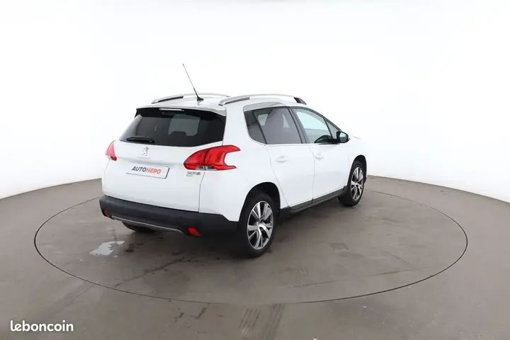 Peugeot 2008 2015 photo 3