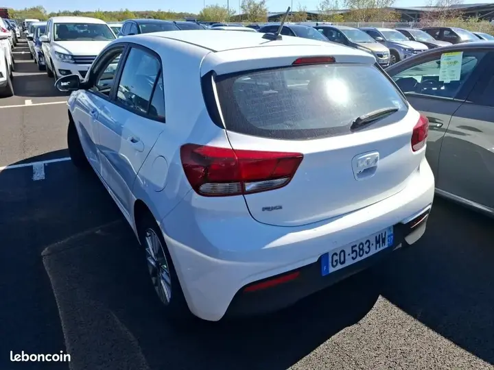 Kia Rio 2023 photo 2