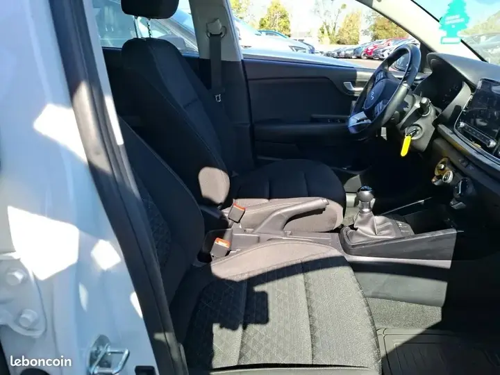 Kia Rio 2023 photo 5