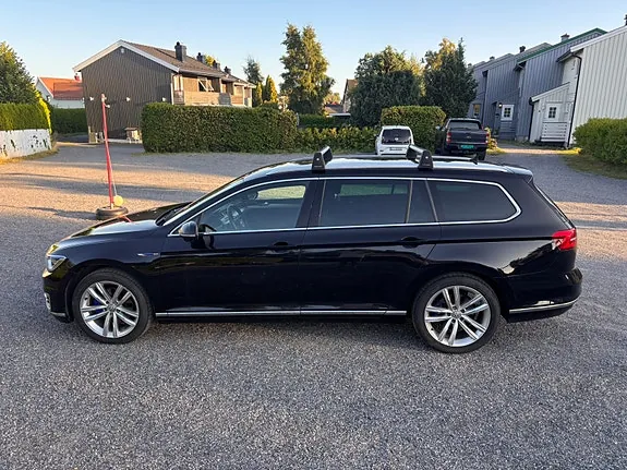 Volkswagen Passat 2018 photo 2