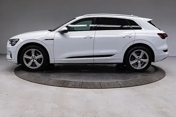 Audi E-Tron 2020 photo 2
