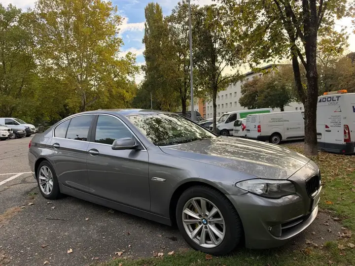 BMW 5 Series 2012 photo 3
